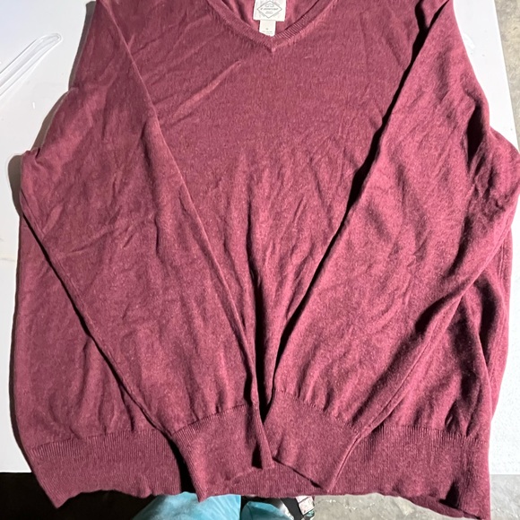 ST JOHN’s BAY ( XL) QUALITY MENSWEAR V-NECK BURGUNDY SWEATER PRE-OWNED - Picture 3 of 4